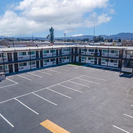 سان برناردينو Inland Inn & Suites المظهر الخارجي الصورة