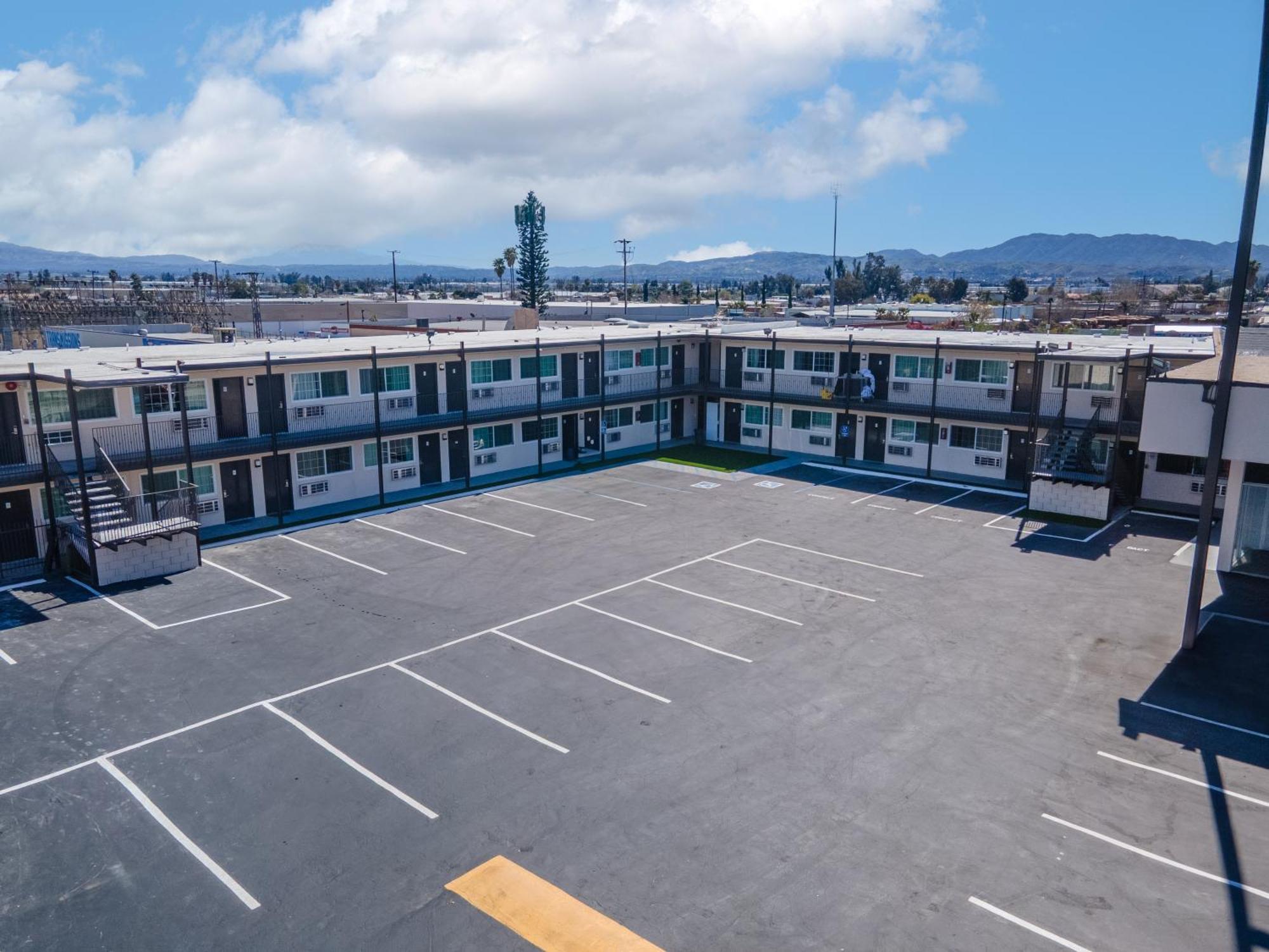 سان برناردينو Inland Inn & Suites المظهر الخارجي الصورة
