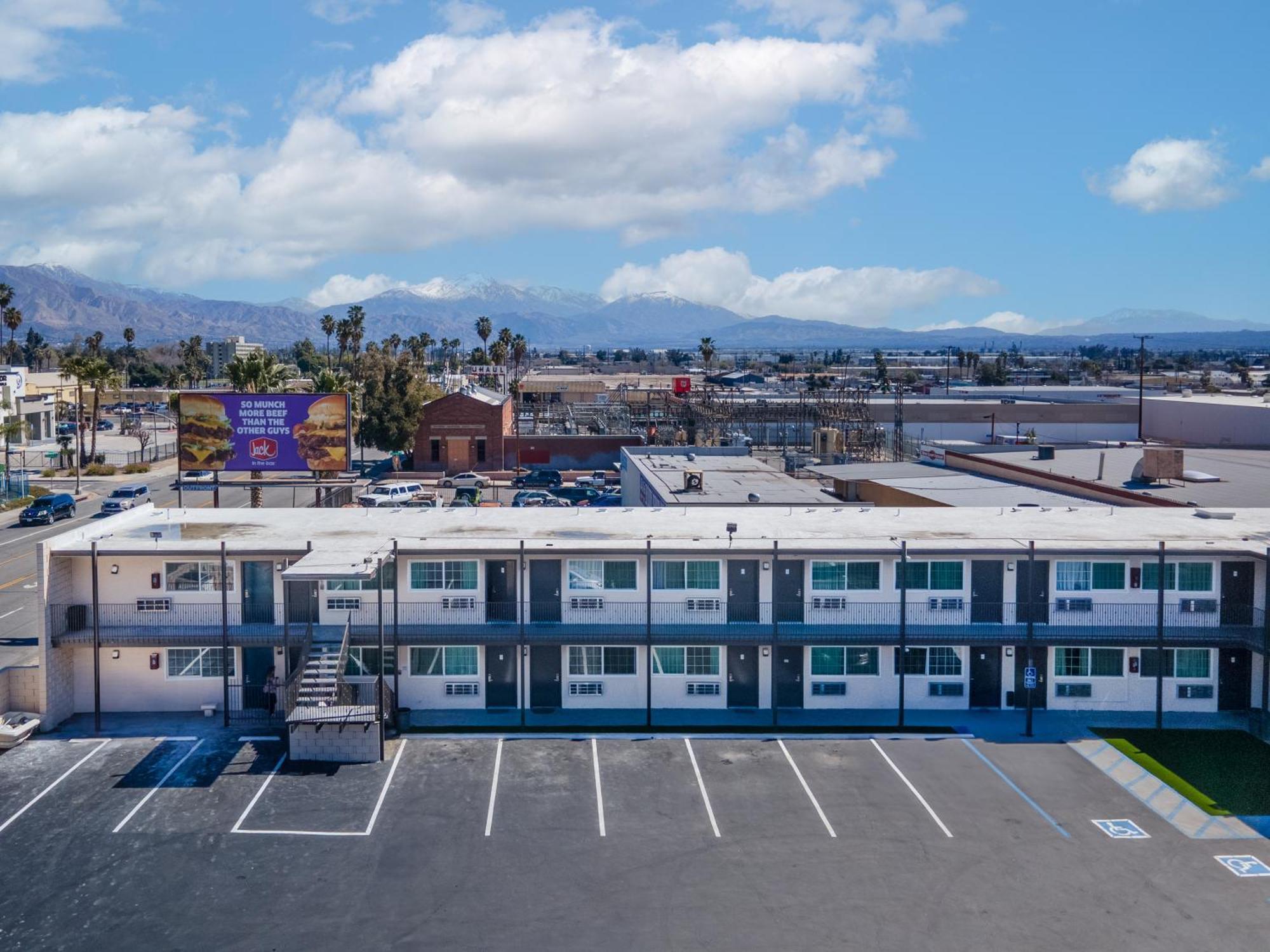 سان برناردينو Inland Inn & Suites المظهر الخارجي الصورة
